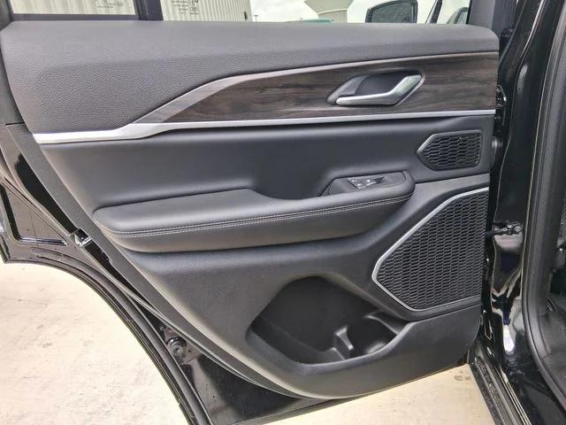 2026 Jeep Grand Cherokee Limited 4x2