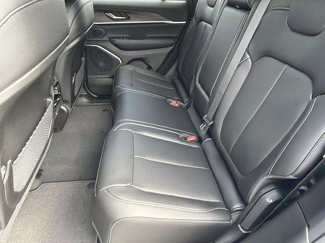 2026 Jeep Grand Cherokee Limited 4x2