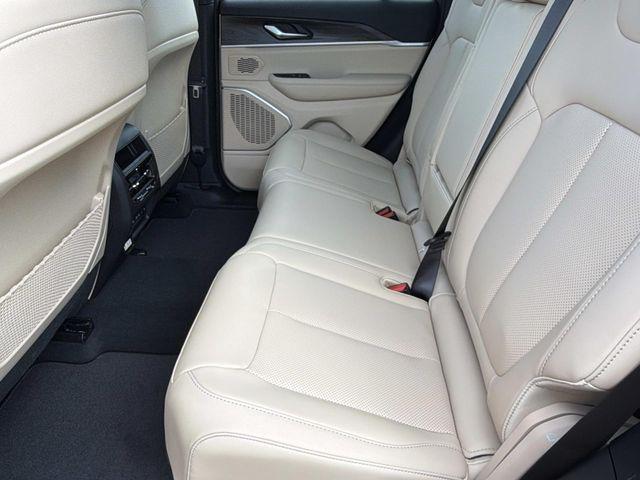 2026 Jeep Grand Cherokee Limited 4x2