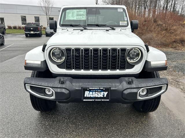 2026 Jeep Gladiator GLADIATOR SAHARA 4X4