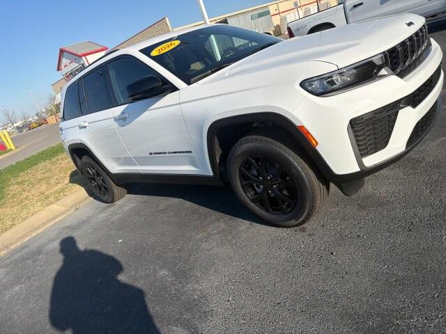 2026 Jeep Grand Cherokee GRAND CHEROKEE LAREDO ALTITUDE 4X4
