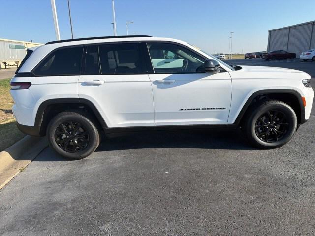 2026 Jeep Grand Cherokee GRAND CHEROKEE LAREDO ALTITUDE 4X4