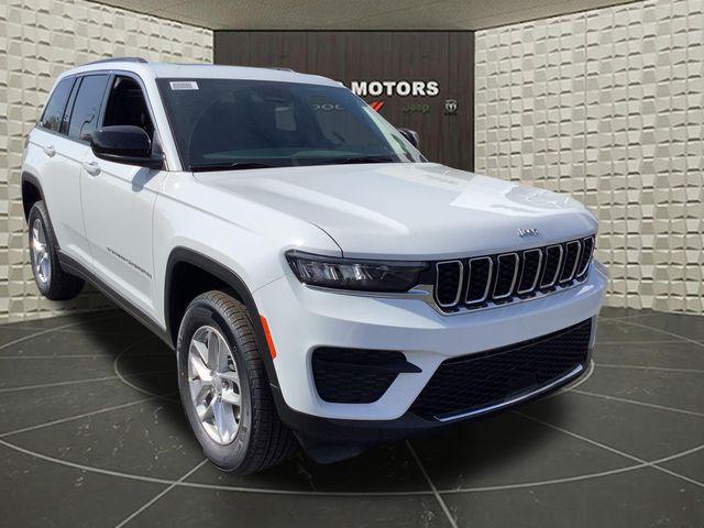 2026 Jeep Grand Cherokee GRAND CHEROKEE LAREDO X 4X4