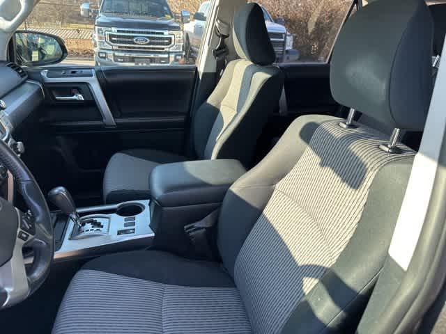 2016 Toyota 4Runner SR5 2016 Toyota 4Runner SR5