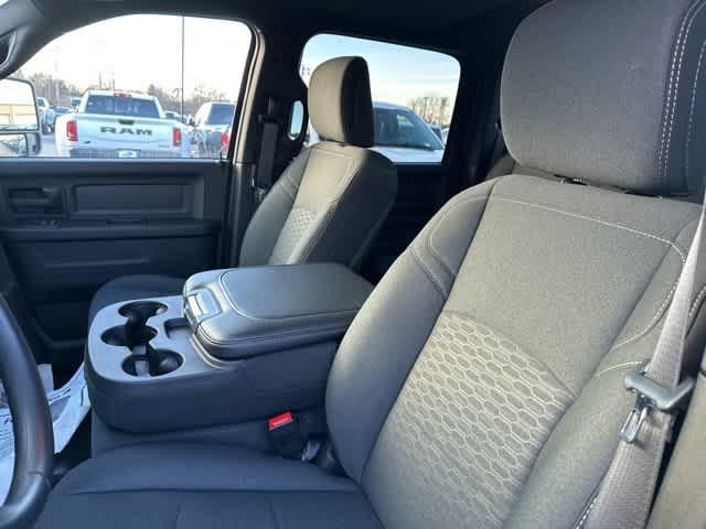 2026 RAM Ram 2500 RAM 2500 BLACK EXPRESS CREW CAB 4X4 64 BOX