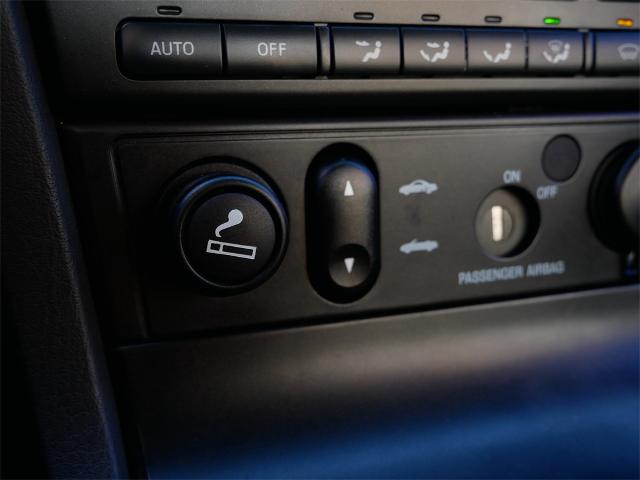 2002 Ford Thunderbird Base