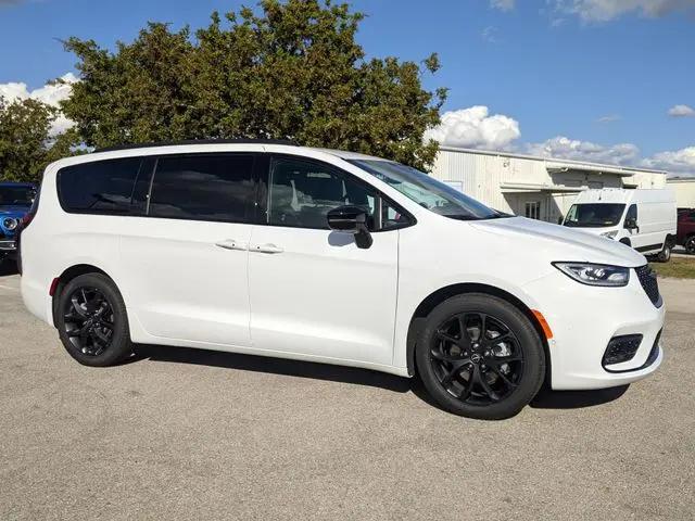2026 Chrysler Pacifica Select for sale in Fort Myers, FL