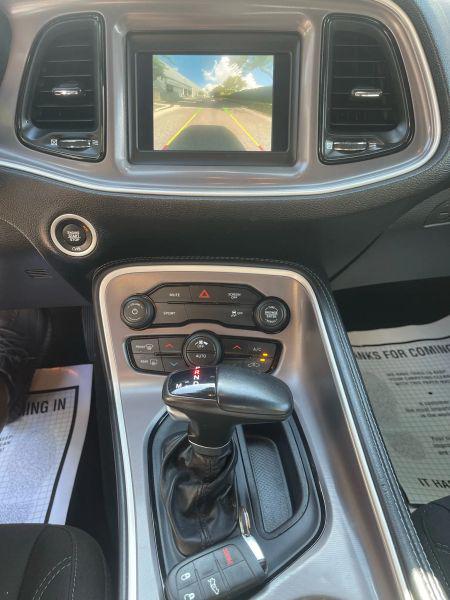 2022 Dodge Challenger SXT