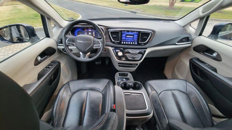 2017 Chrysler Pacifica Touring-L Plus