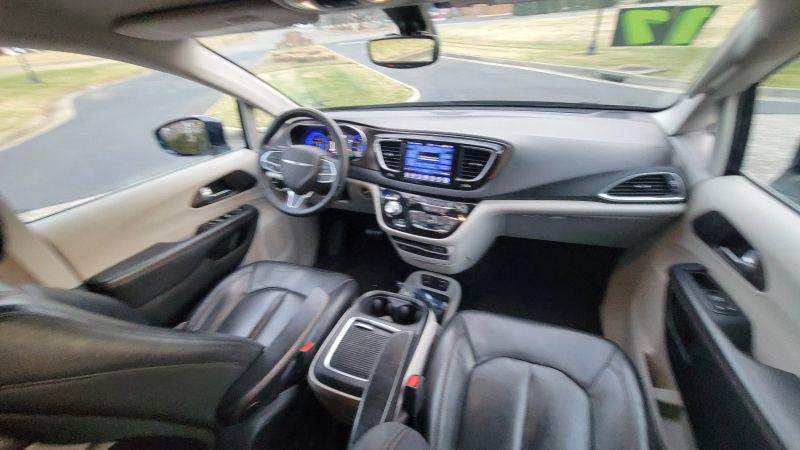 2017 Chrysler Pacifica Touring-L Plus