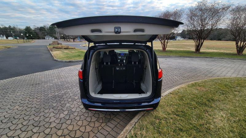 2017 Chrysler Pacifica Touring-L Plus