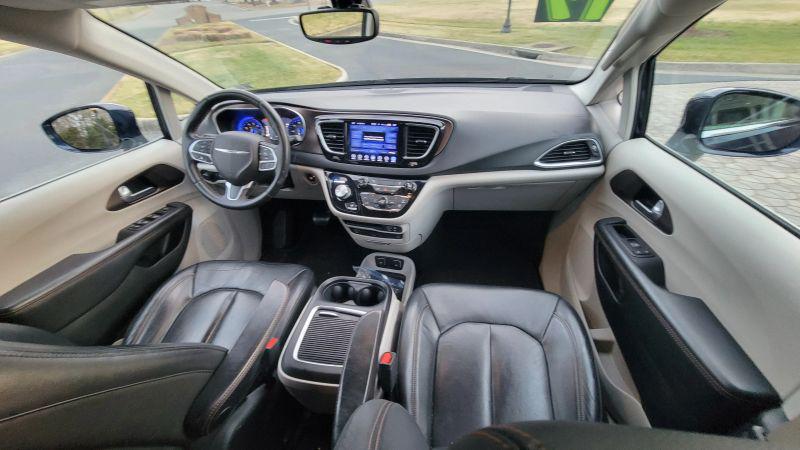 2017 Chrysler Pacifica Touring-L Plus