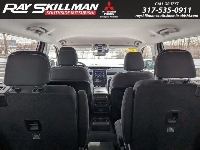 2023 Jeep Grand Cherokee L Laredo 4x2