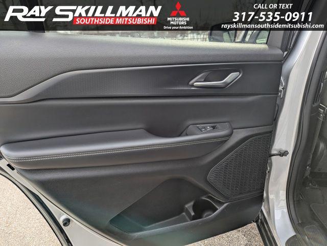 2023 Jeep Grand Cherokee L Laredo 4x2