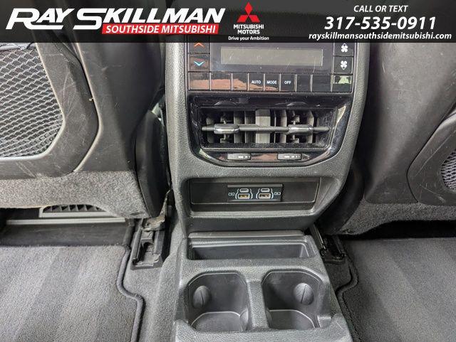 2023 Jeep Grand Cherokee L Laredo 4x2