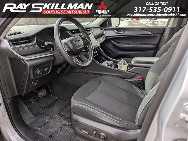 2023 Jeep Grand Cherokee L Laredo 4x2