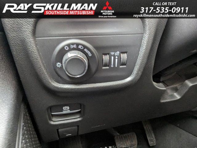 2023 Jeep Grand Cherokee L Laredo 4x2