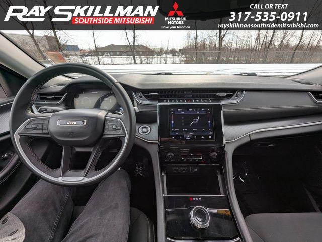 2023 Jeep Grand Cherokee L Laredo 4x2