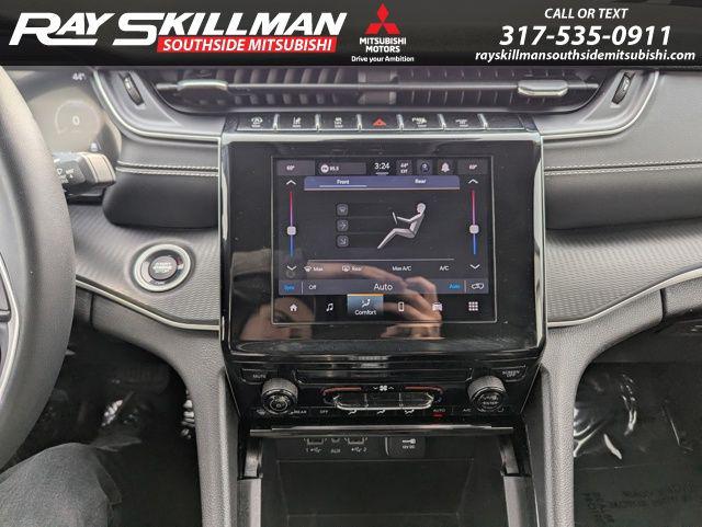 2023 Jeep Grand Cherokee L Laredo 4x2