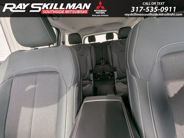 2023 Jeep Grand Cherokee L Laredo 4x2
