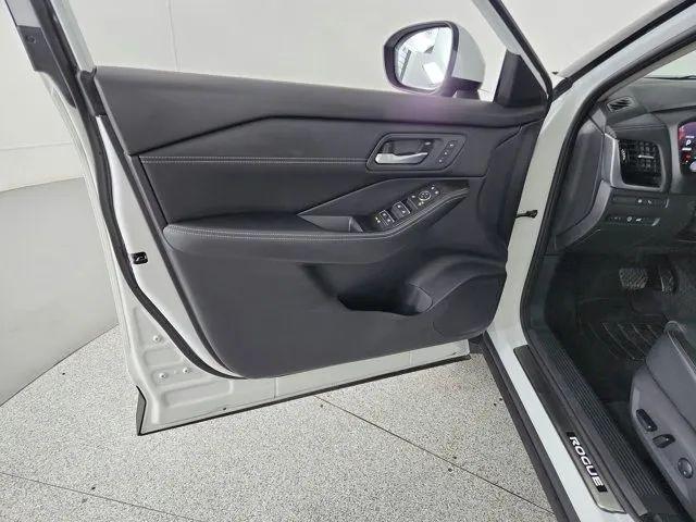 2025 Nissan Rogue SL FWD