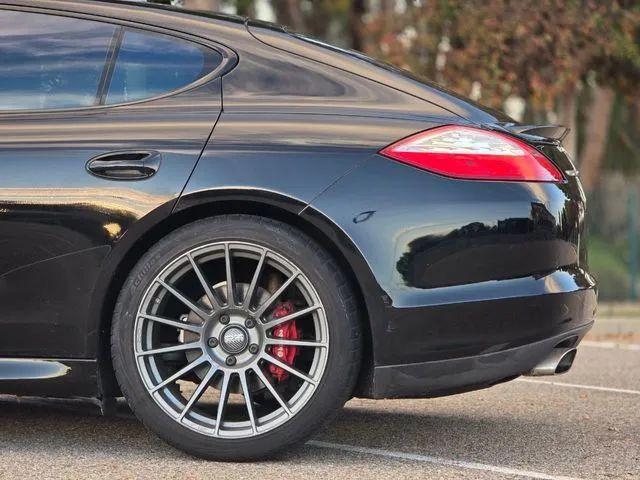 2013 Porsche Panamera 4