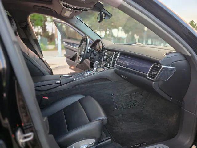 2013 Porsche Panamera 4