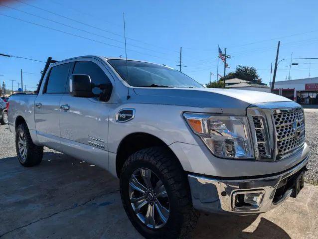 2017 Nissan Titan SV