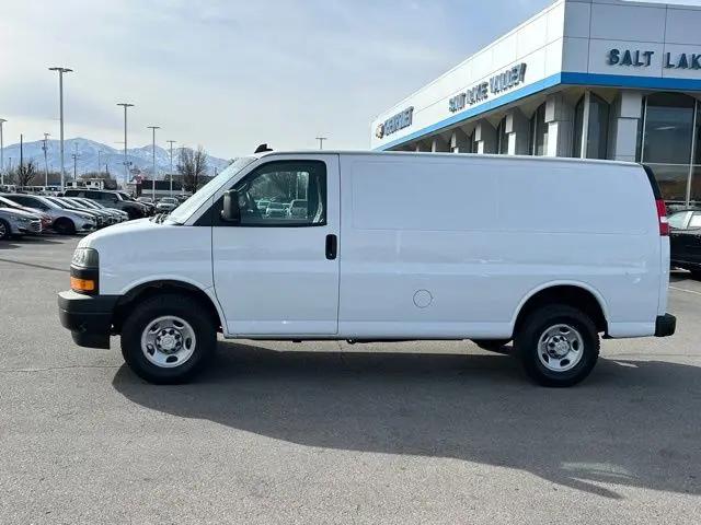 2022 Chevrolet Express Cargo Van RWD 3500 Regular Wheelbase WT