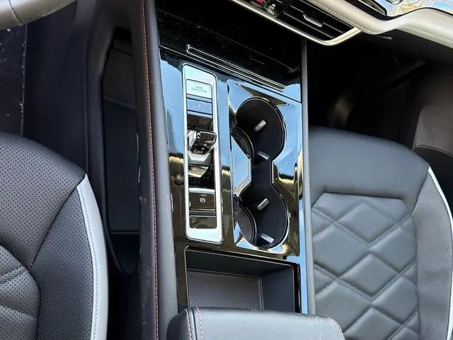 2026 Volkswagen Atlas Peak Edition
