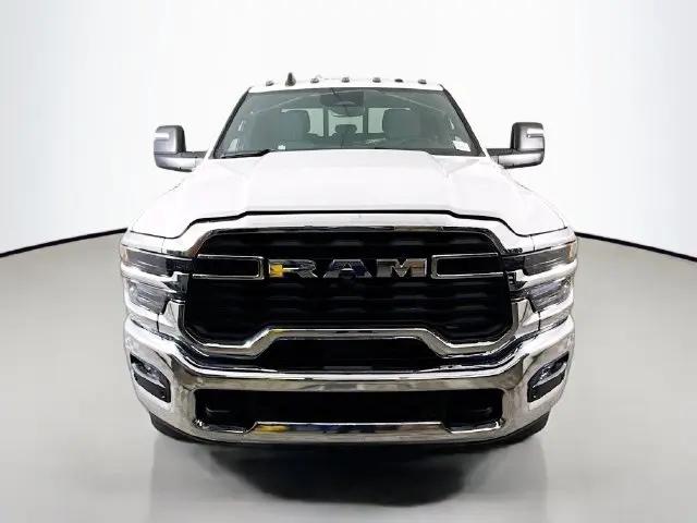 2026 Ram 3500 Tradesman Crew Cab 4x4 8 Box