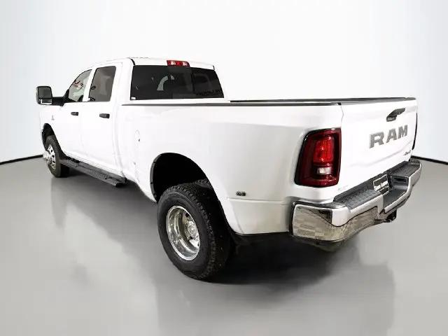 2026 Ram 3500 Tradesman Crew Cab 4x4 8 Box