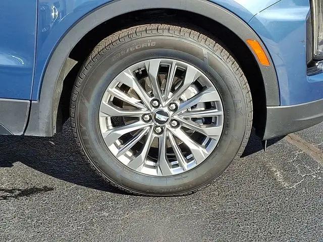 2024 Cadillac XT4 FWD Premium Luxury