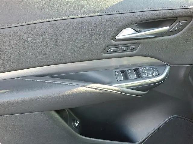 2024 Cadillac XT4 FWD Premium Luxury