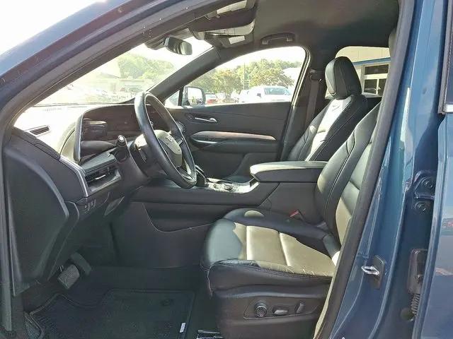 2024 Cadillac XT4 FWD Premium Luxury