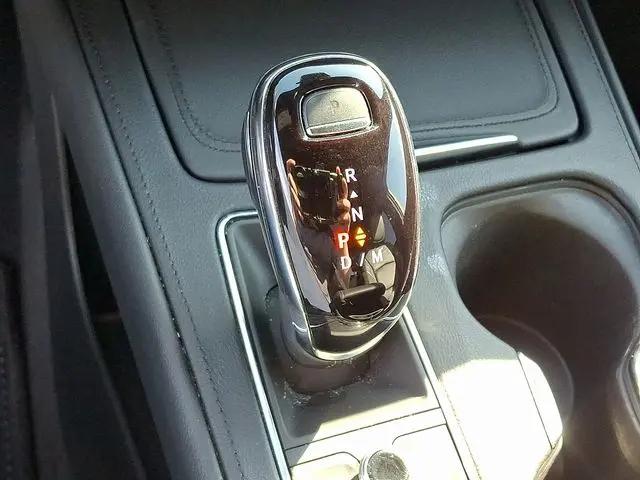 2024 Cadillac XT4 FWD Premium Luxury