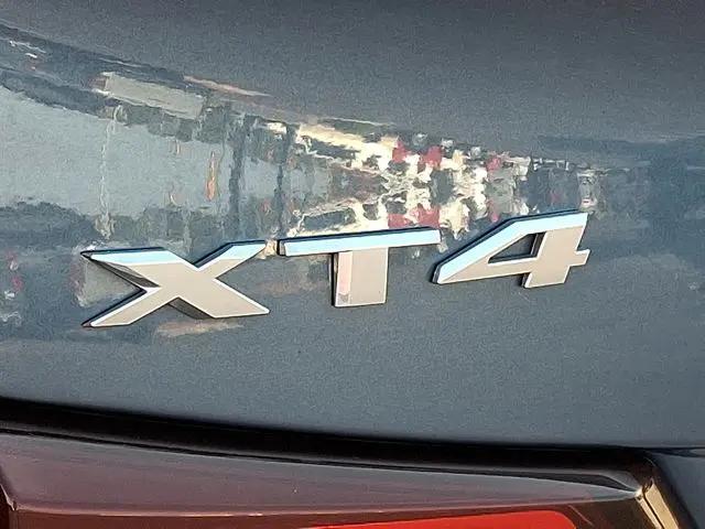 2024 Cadillac XT4 FWD Premium Luxury