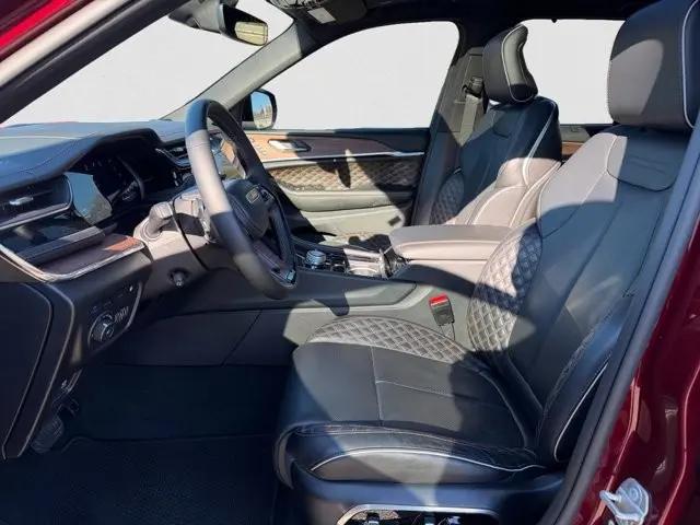 2023 Jeep Grand Cherokee Summit