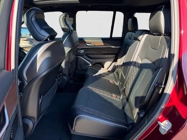 2023 Jeep Grand Cherokee Summit