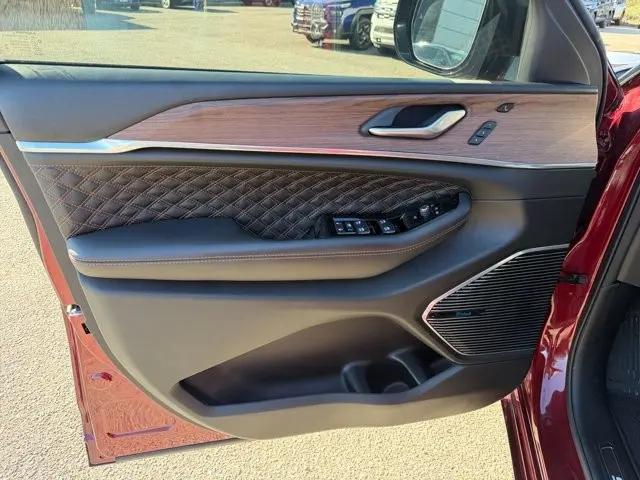 2023 Jeep Grand Cherokee Summit