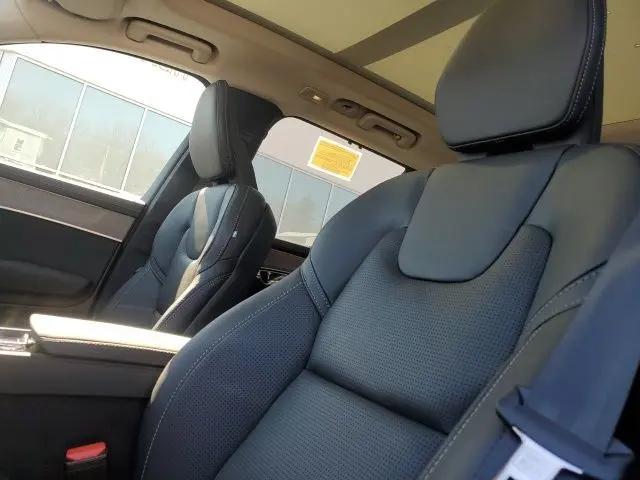 2026 Volvo XC90 Ultra Dark Theme, B6 AWD Gas (mild hybrid), Gasoline, 6 Seats
