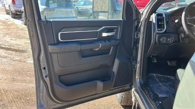 2026 Ram 2500 Big Horn Crew Cab 4x4 64 Box