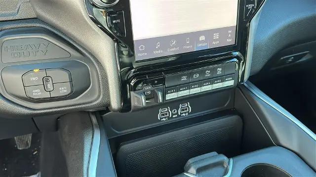 2026 Ram 2500 Big Horn Crew Cab 4x4 64 Box
