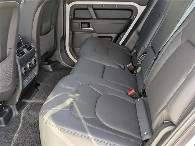 2026 Land Rover Defender P400 X-Dynamic SE