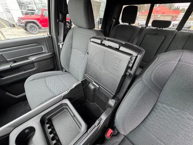 2026 Ram 3500 Big Horn Crew Cab 4x4 8' Box