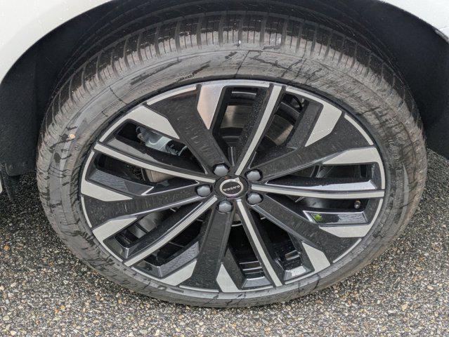 2026 Volvo XC60 Plug-In Hybrid Ultra, T8 AWD Electric/Gasoline, Dark