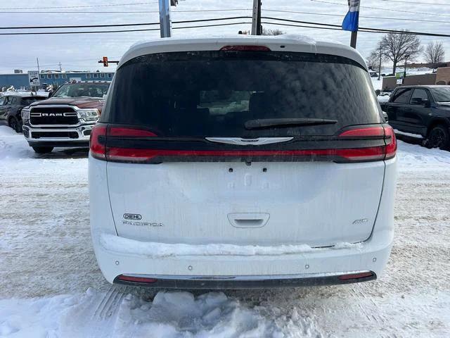 2026 Chrysler Pacifica Select AWD