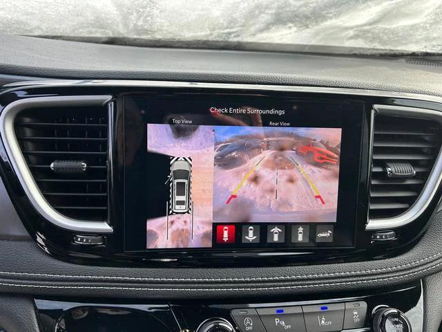 2026 Chrysler Pacifica Select AWD