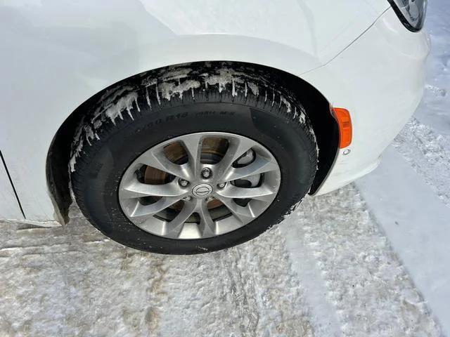 2026 Chrysler Pacifica Select AWD