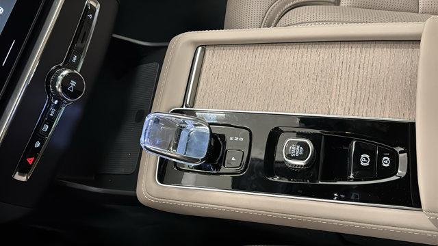 2026 Volvo XC90 Plug-In Hybrid Ultra, T8 AWD, Electric/Gasoline, Bright, 7 Seats